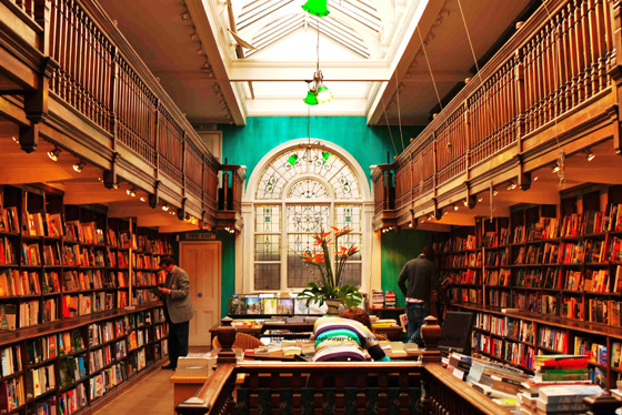 3_daunt-books-london-england